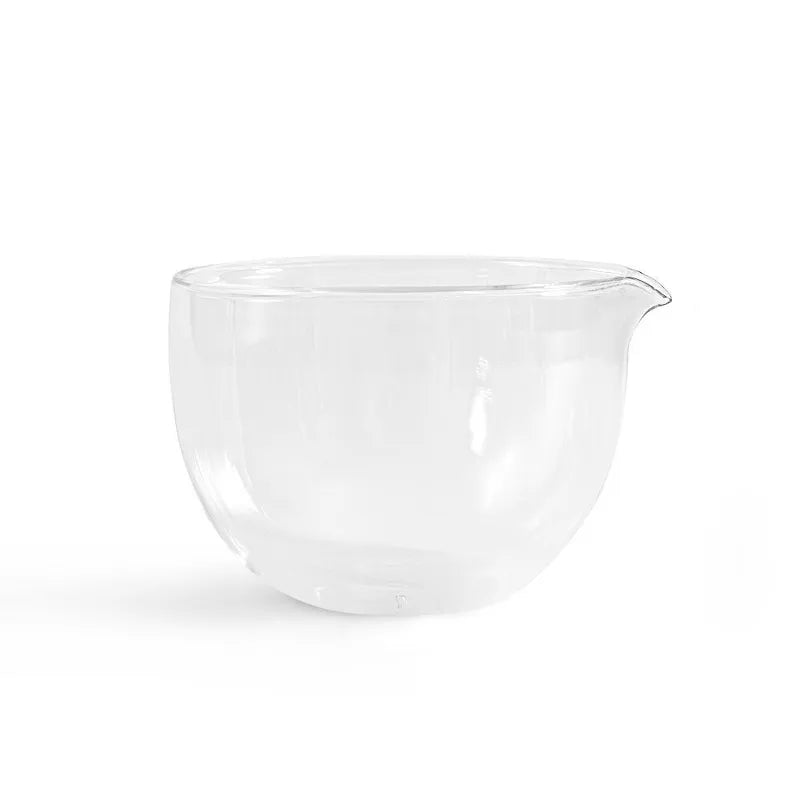 A glass bow in traditional matcha starter set.